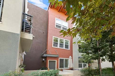 214 Antoni Gln #708, Escondido, CA 92025