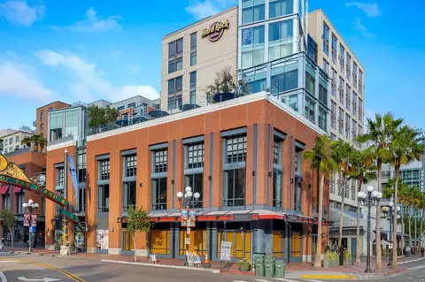 207 5th Ave #914, San Diego, CA 92101