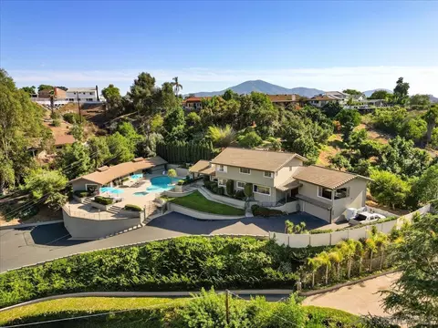 9817 Edgar Pl, La Mesa, CA 91941