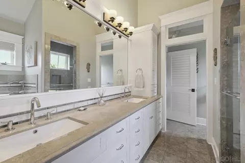 Bath - 831 G Ave, Coronado, CA 92118 photo 3 of 7