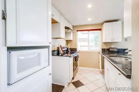 933 Greenfiel #D, El Cajon, CA 92021 photo 16