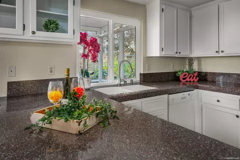 1873 Cathedral Gln, Escondido, CA 92029 photo 6