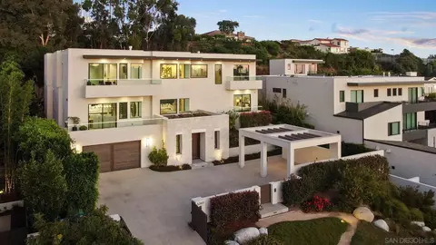 6349 Castejon Dr, La Jolla, CA 92037 photo 6