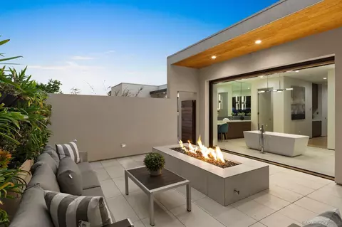 6349 Castejon Dr, La Jolla, CA 92037 photo 28