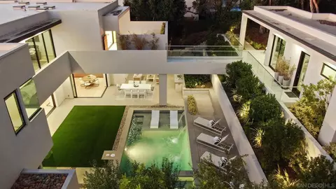 6349 Castejon Dr, La Jolla, CA 92037 photo 3
