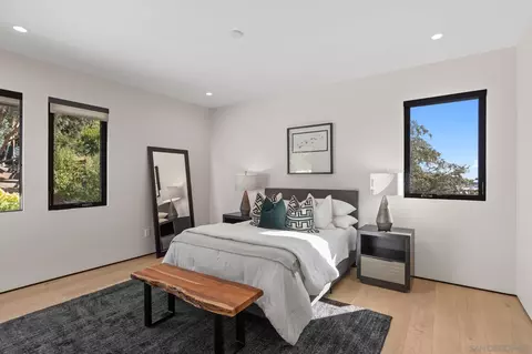 6349 Castejon Dr, La Jolla, CA 92037 photo 34