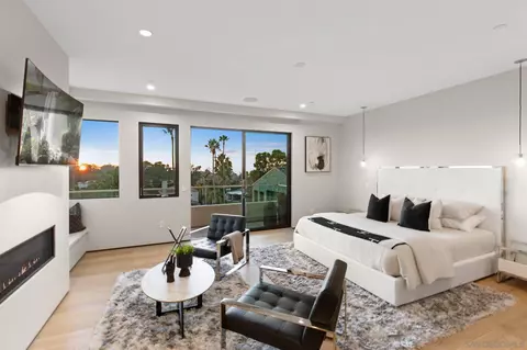 6349 Castejon Dr, La Jolla, CA 92037 photo 24