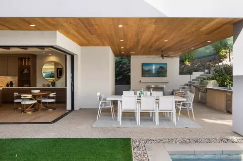 6349 Castejon Dr, La Jolla, CA 92037 photo 11