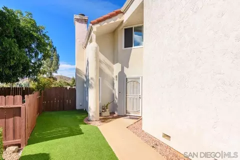 10508 Flora Azalea Ct, Santee, CA 92071 photo 2