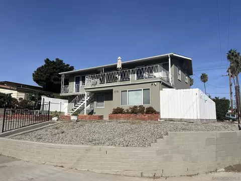 2176 Thomas Ave, San Diego, CA 92109