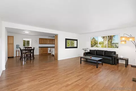 9147 Rosedale Dr, Spring Valley, CA 91977 photo 5