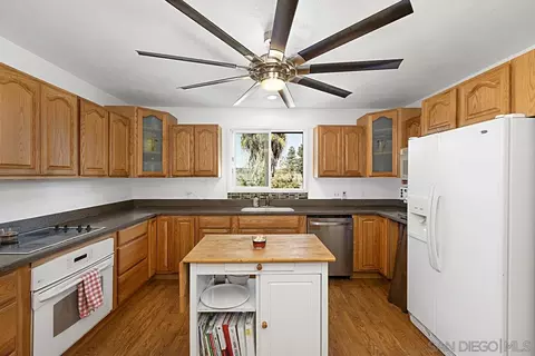 9147 Rosedale Dr, Spring Valley, CA 91977 photo 10