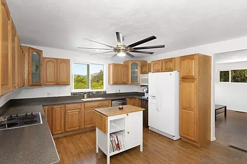 9147 Rosedale Dr, Spring Valley, CA 91977 photo 11