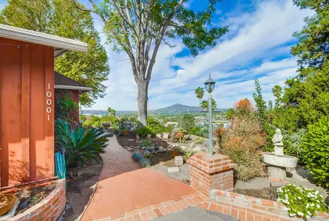 10001 Pandora Dr, La Mesa, CA 91941 photo 2