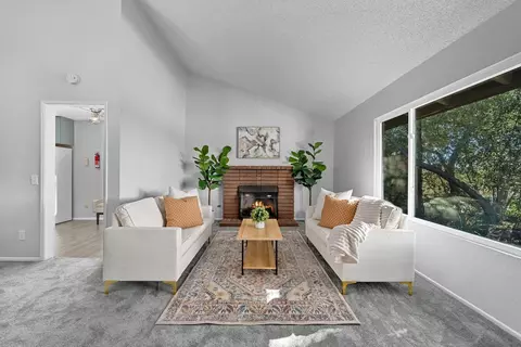 950 E Fallbrook St, Fallbrook, CA 92028