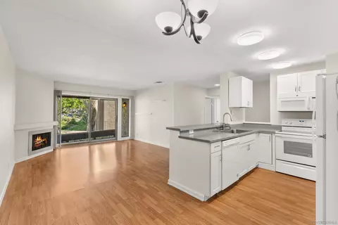 10325 Caminito Cuervo #170, San Diego, CA 92108