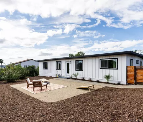 1588 Grapevine Ln, Vista, CA 92083