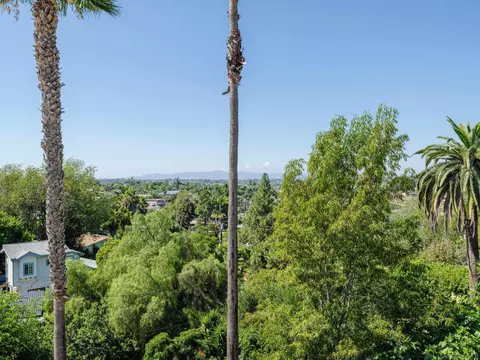 891 Phillips St, Vista, CA 92083 photo 2