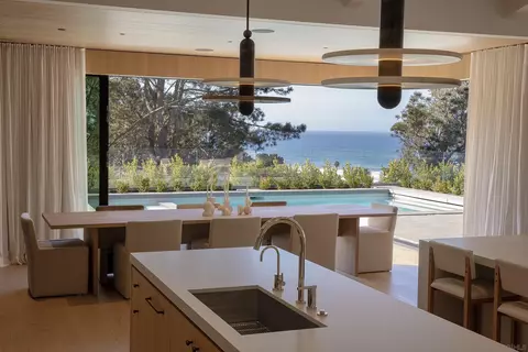 355 Bellaire St, Del Mar, CA 92014