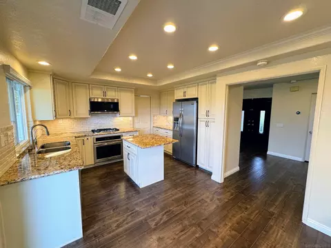 3825 Observation Pl, Escondido, CA 92025 photo 13