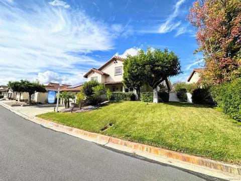 3825 Observation Pl, Escondido, CA 92025 photo 2