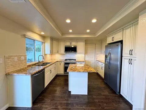 3825 Observation Pl, Escondido, CA 92025 photo 14