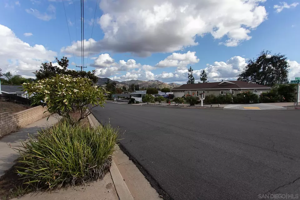  1616 Zephyr Ave, El Cajon, CA 92021 photo 4