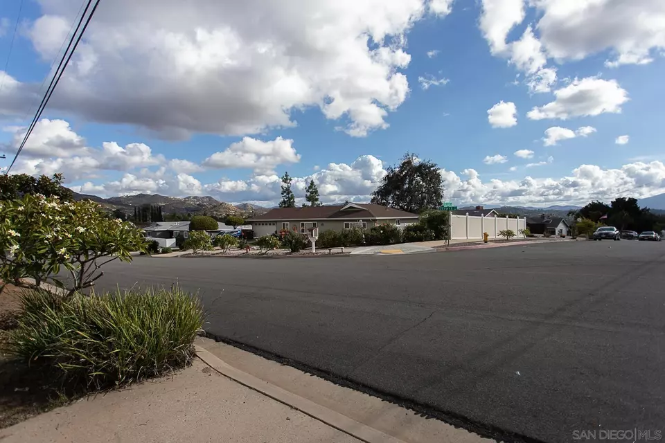  1616 Zephyr Ave, El Cajon, CA 92021 photo 5