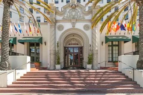 702 Ash St #300, San Diego, CA 92101