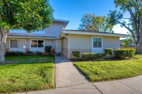 2516 Wanek Rd #B, Escondido, CA 92027