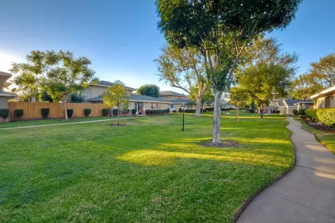 2516 Wanek Rd #B, Escondido, CA 92027 photo 3