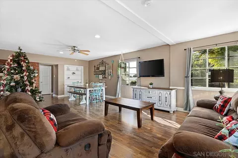 115 Ellis Ln, Fallbrook, CA 92028 photo 6