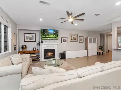 35592 Royal Ct, Winchester, CA 92596 photo 8