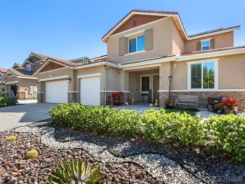 35592 Royal Ct, Winchester, CA 92596