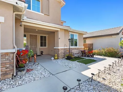35592 Royal Ct, Winchester, CA 92596 photo 3