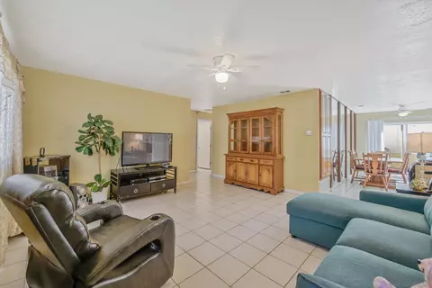 625 Kempton St, Spring Valley, CA 91977 photo 4