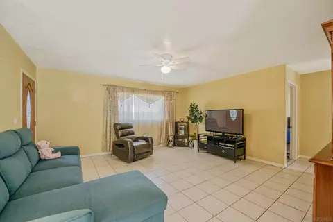 625 Kempton St, Spring Valley, CA 91977 photo 2
