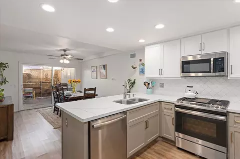 5340 Oakleaf Pt, San Diego, CA 92124