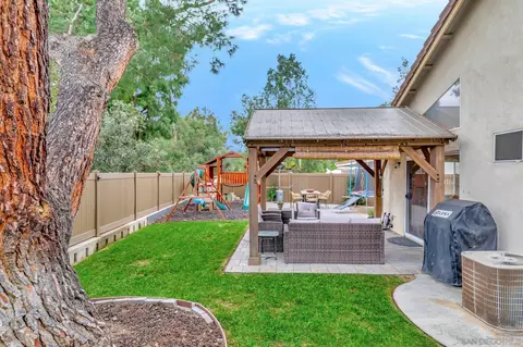 2225 Stone Valley Pl, Escondido, CA 92026 photo 9