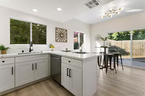7902 Sunset Ter, Lemon Grove, CA 91945 photo 13