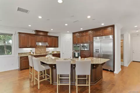 1037 Village Dr, Oceanside, CA 92057 photo 23