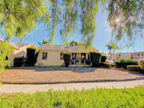 1805 Hornblend St, San Diego, CA 92109