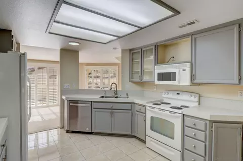 2191 Torrey Gln, Escondido, CA 92026 photo 11