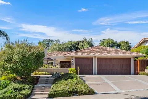 5590 Calle Miramar, La Jolla, CA 92037 photo 4