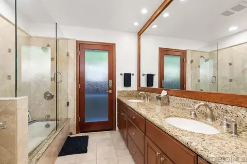 5590 Calle Miramar, La Jolla, CA 92037 photo 28