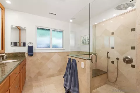 5590 Calle Miramar, La Jolla, CA 92037 photo 26