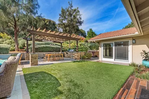 5590 Calle Miramar, La Jolla, CA 92037 photo 16