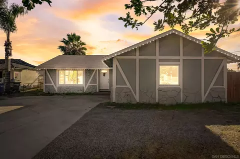 560 W Los Angeles Dr, Vista, CA 92083