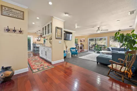 4312 Avenida Gregory, Spring Valley, CA 91977 photo 5