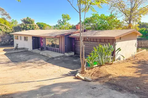 8559 Gardena Rd, Lakeside, CA 92040